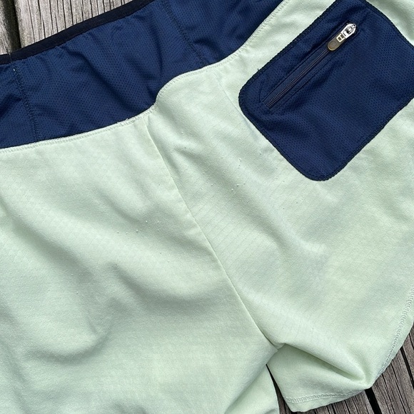 Oiselle Roga Shorts - Picture 4 of 5